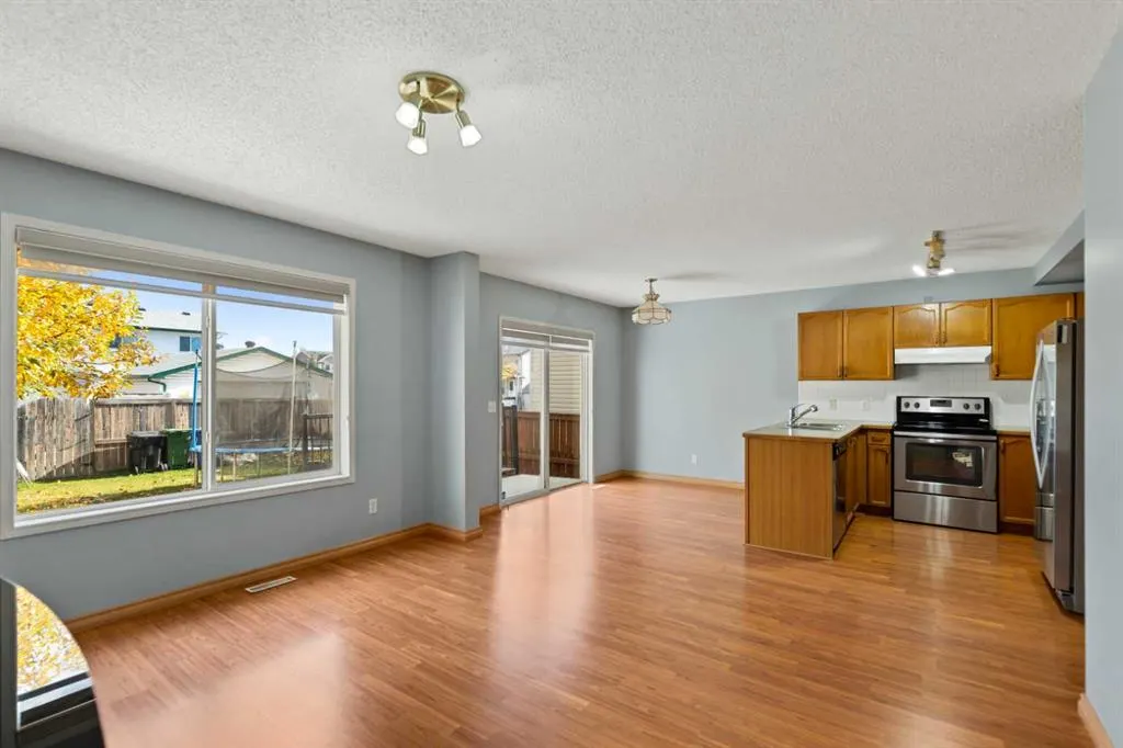 6 Martin Crossing Way NE