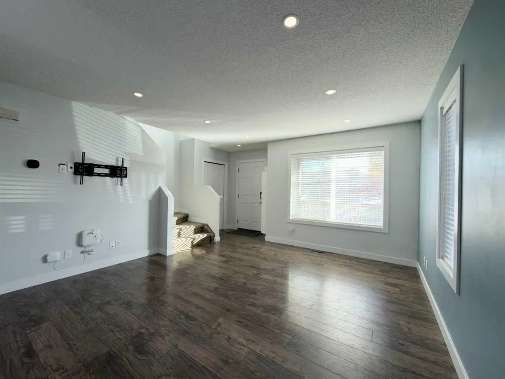 105 Drake Landing Common #87