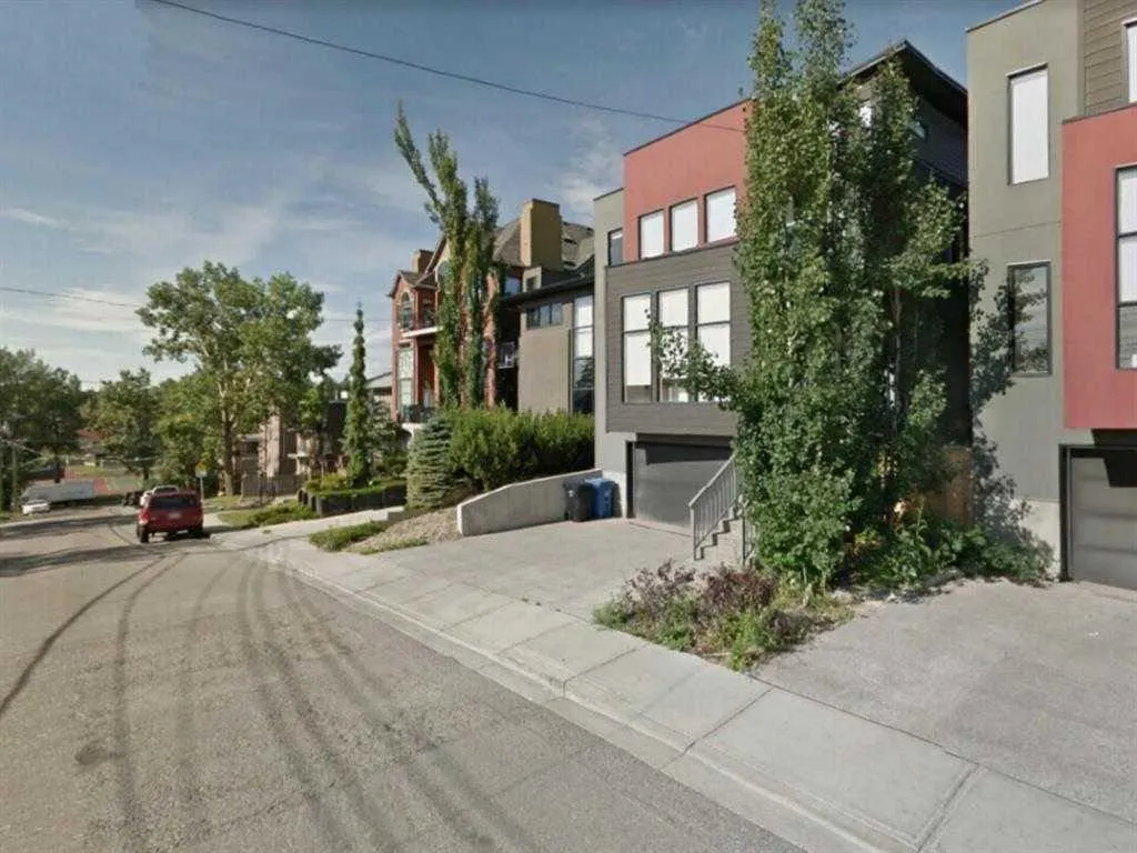 2310 17 Street SW