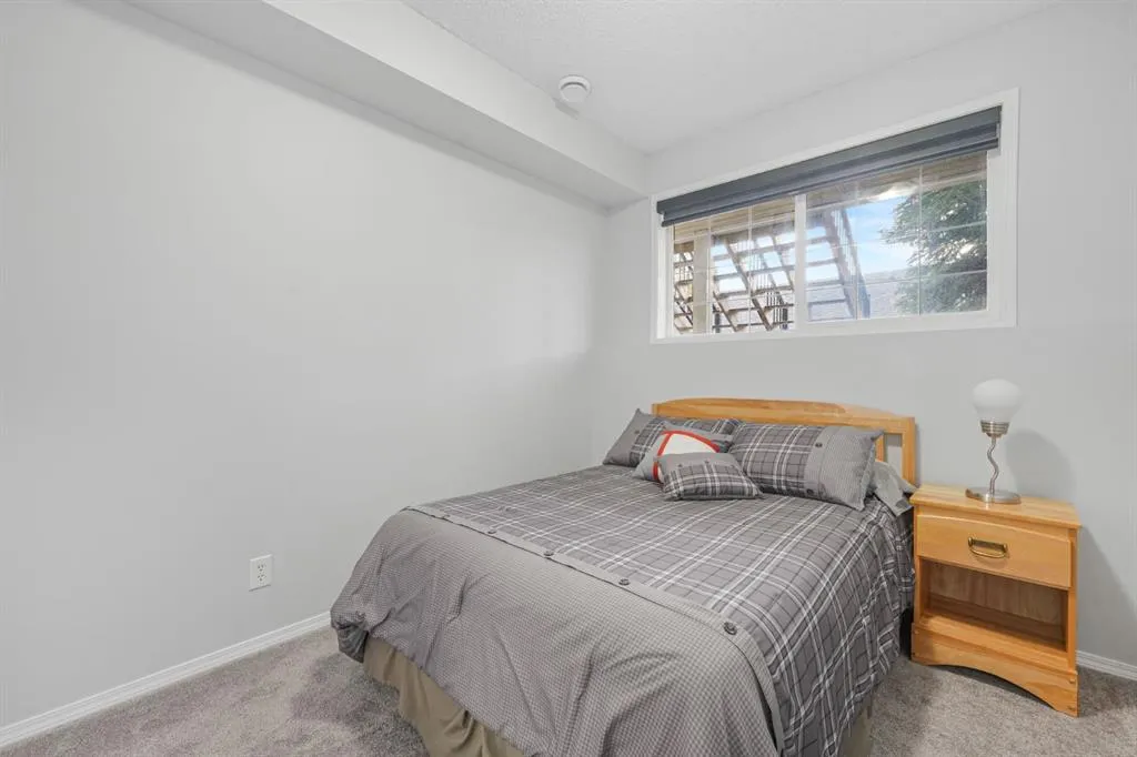 29 Springborough Boulevard SW #23