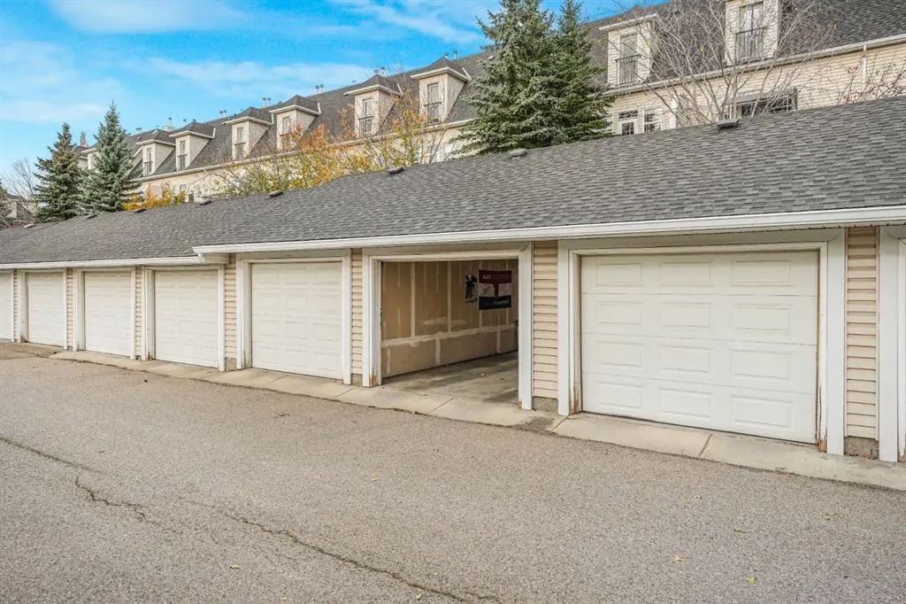 29 Springborough Boulevard SW #23