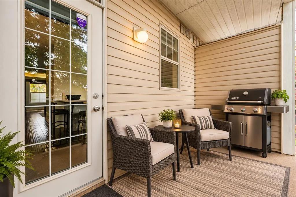 29 Springborough Boulevard SW #23