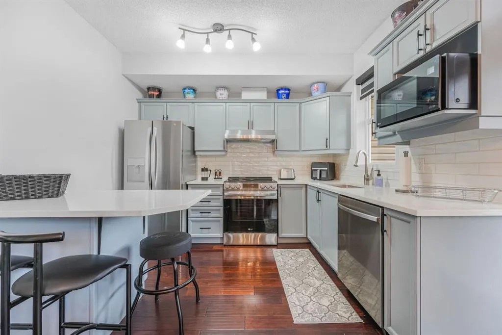 29 Springborough Boulevard SW #23