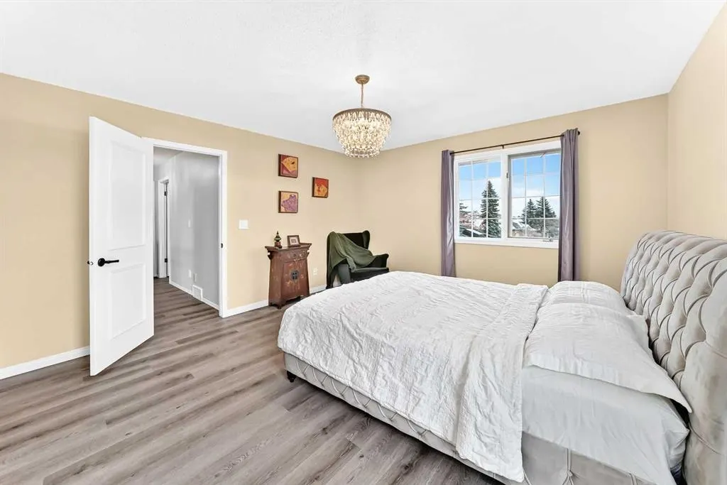 104 Christie Knoll Heights SW