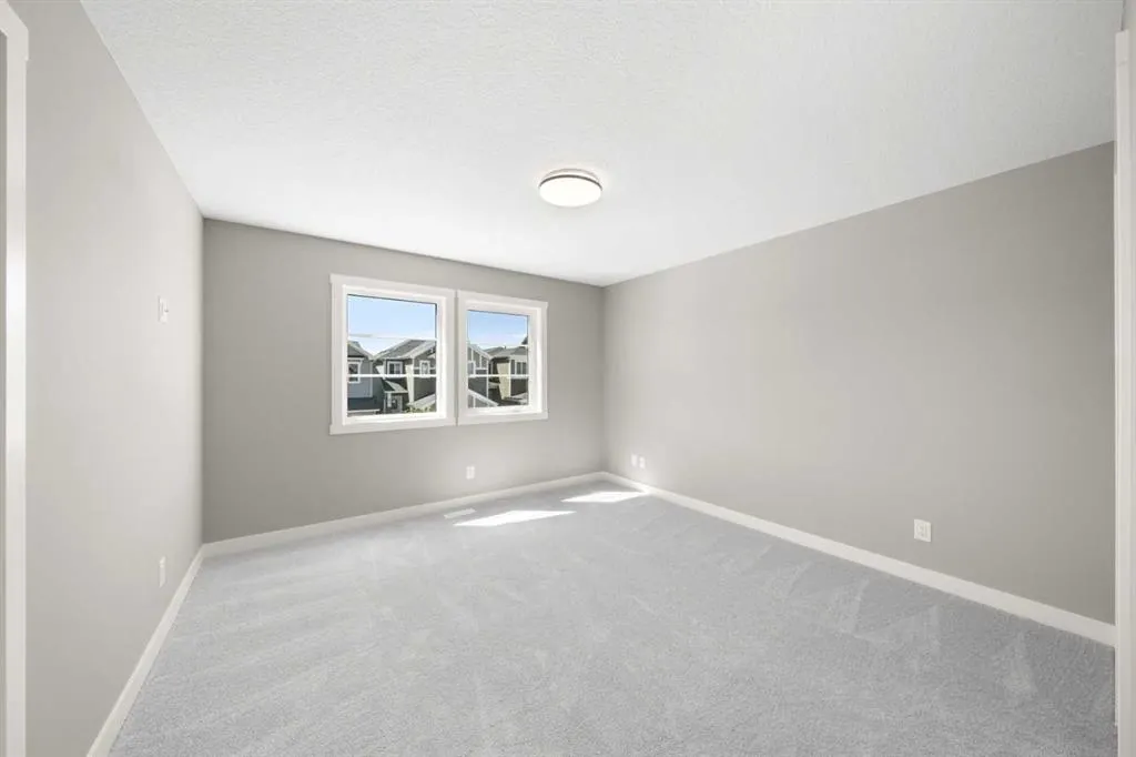 78 Sora Gardens SE