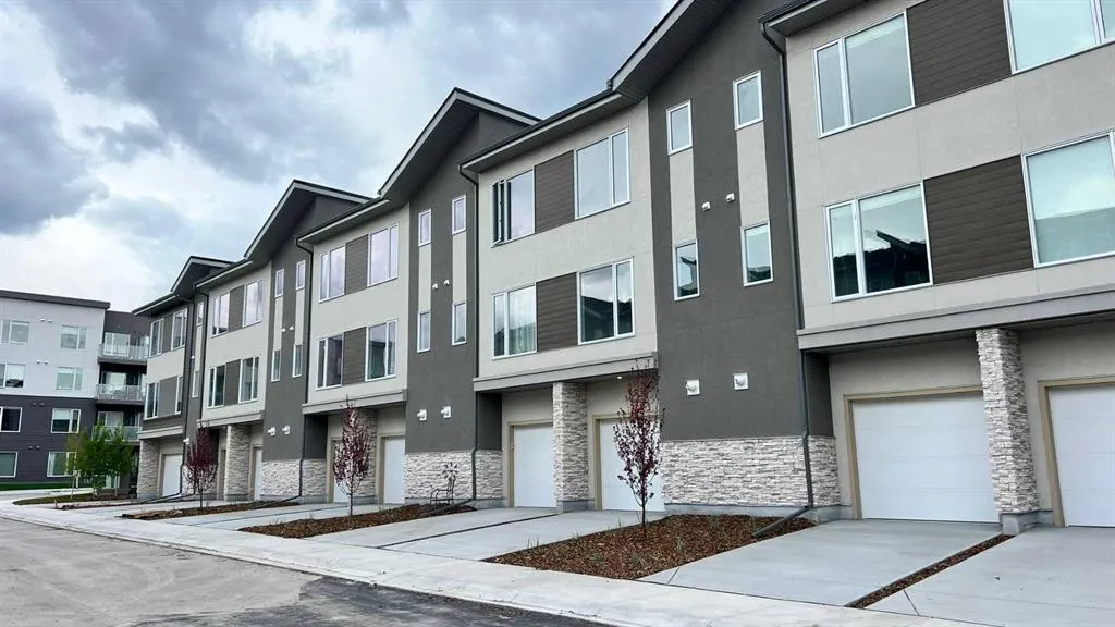 212 Shawnee Square SW