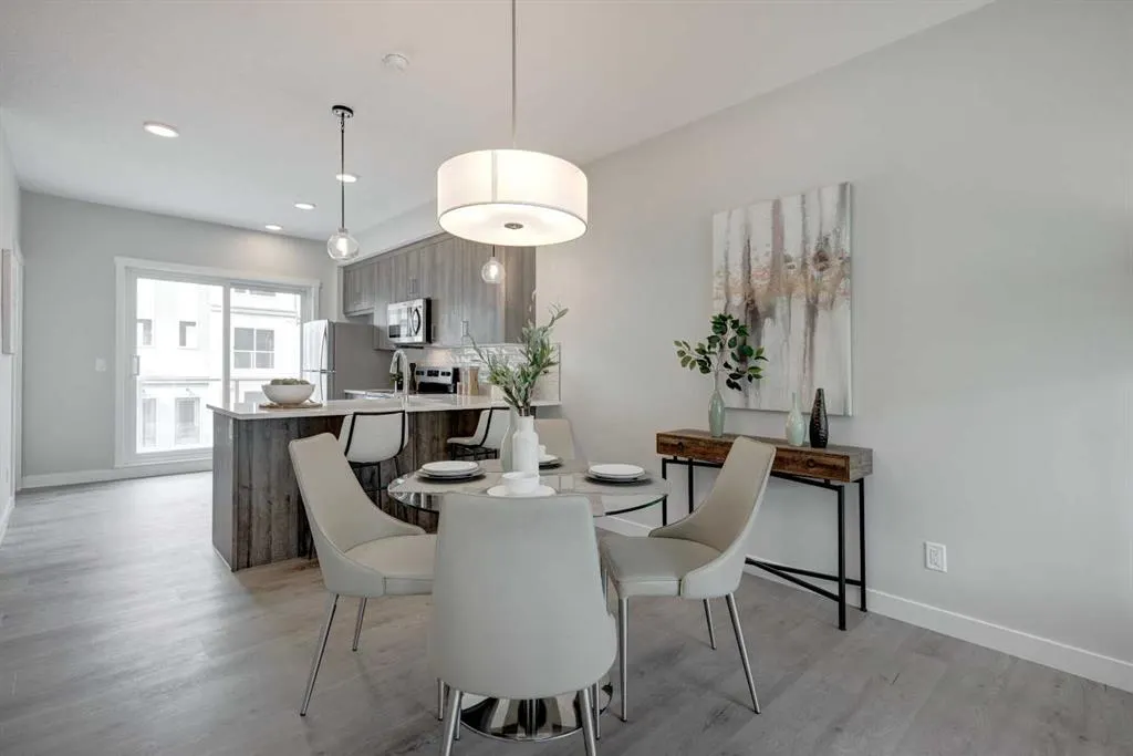 212 Shawnee Square SW