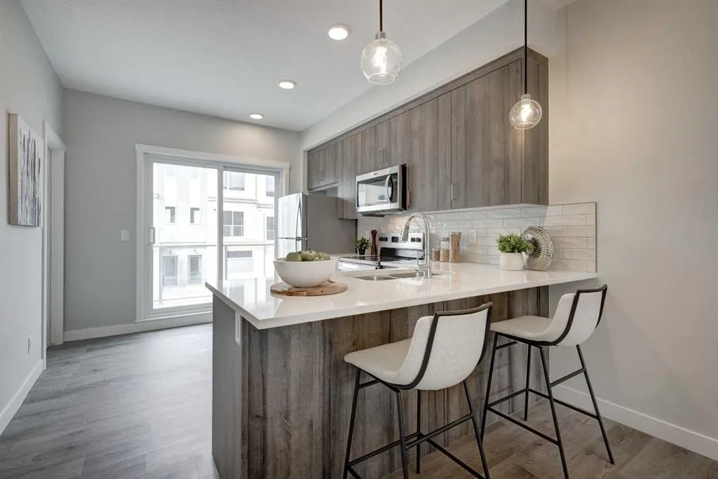 212 Shawnee Square SW