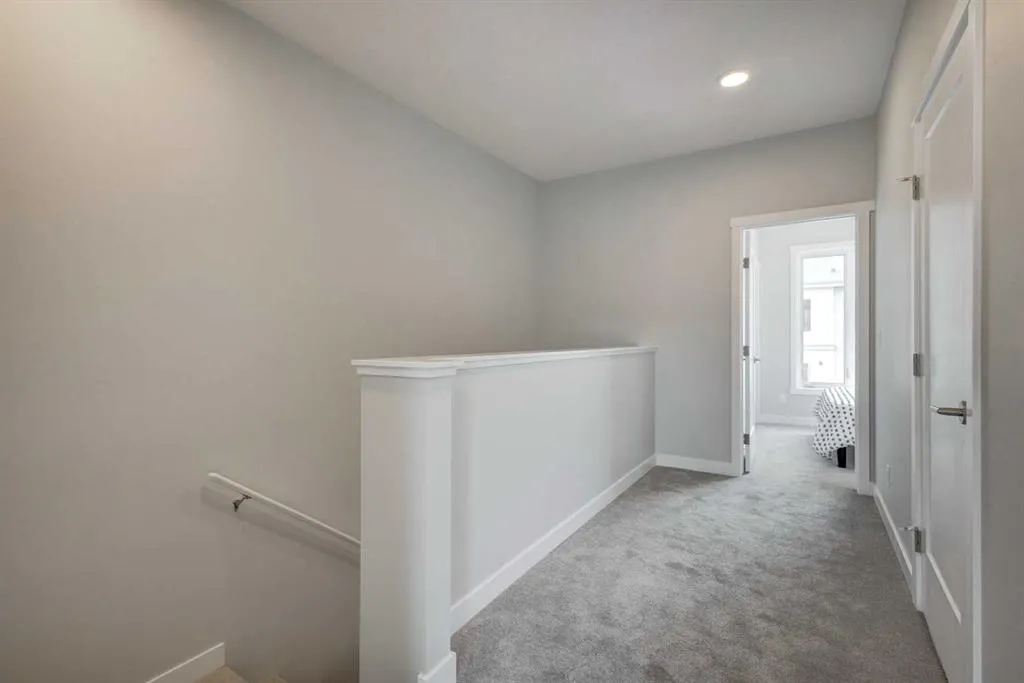212 Shawnee Square SW