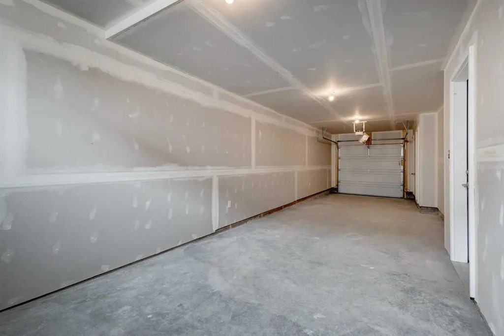 212 Shawnee Square SW