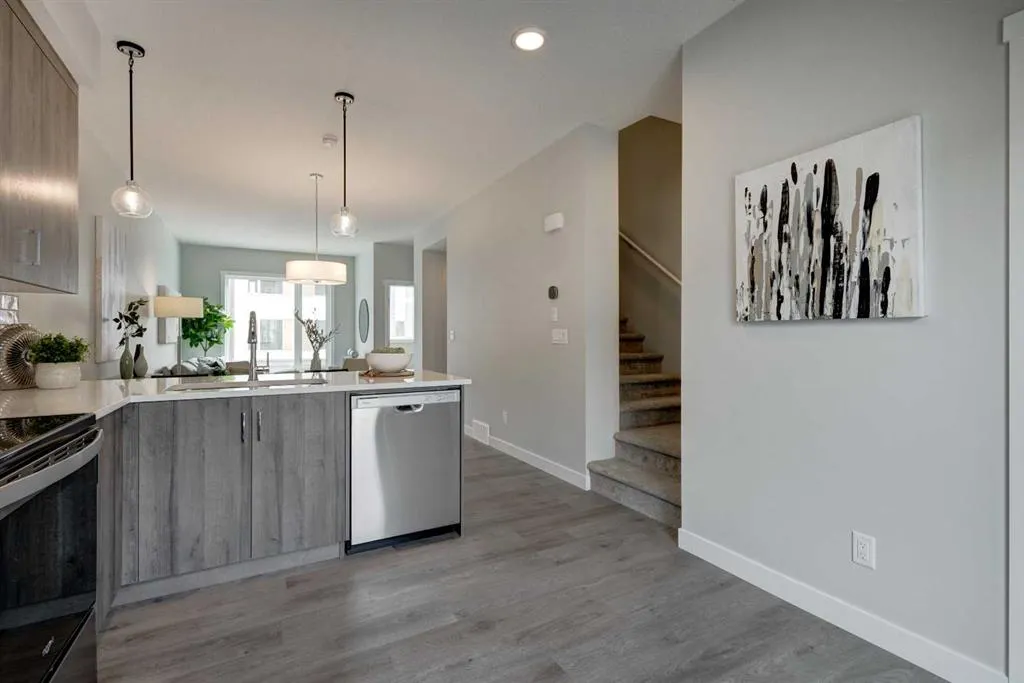212 Shawnee Square SW