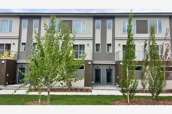 212 Shawnee Square SW