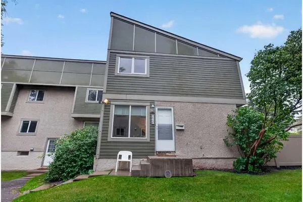 406 Blackthorn Road NE #442