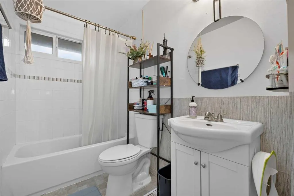 406 Blackthorn Road NE #442