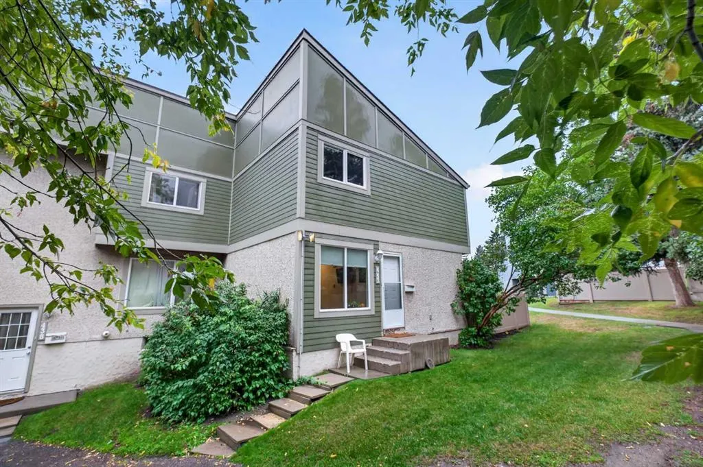 406 Blackthorn Road NE #442