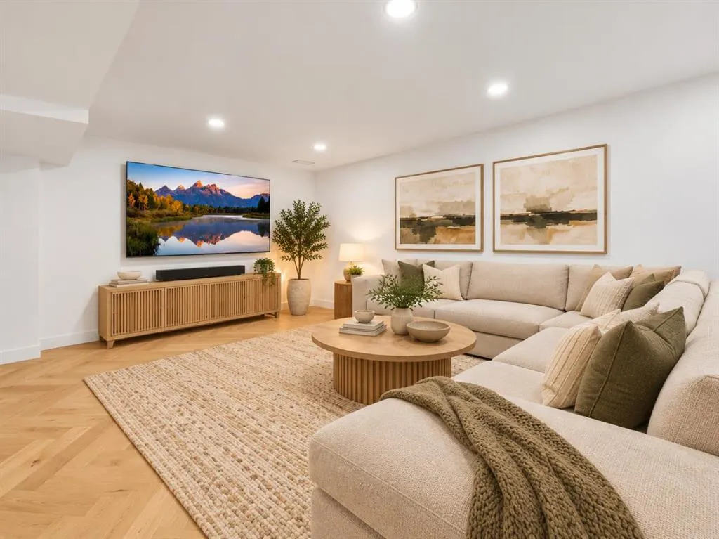 8 Strathlea Close SW