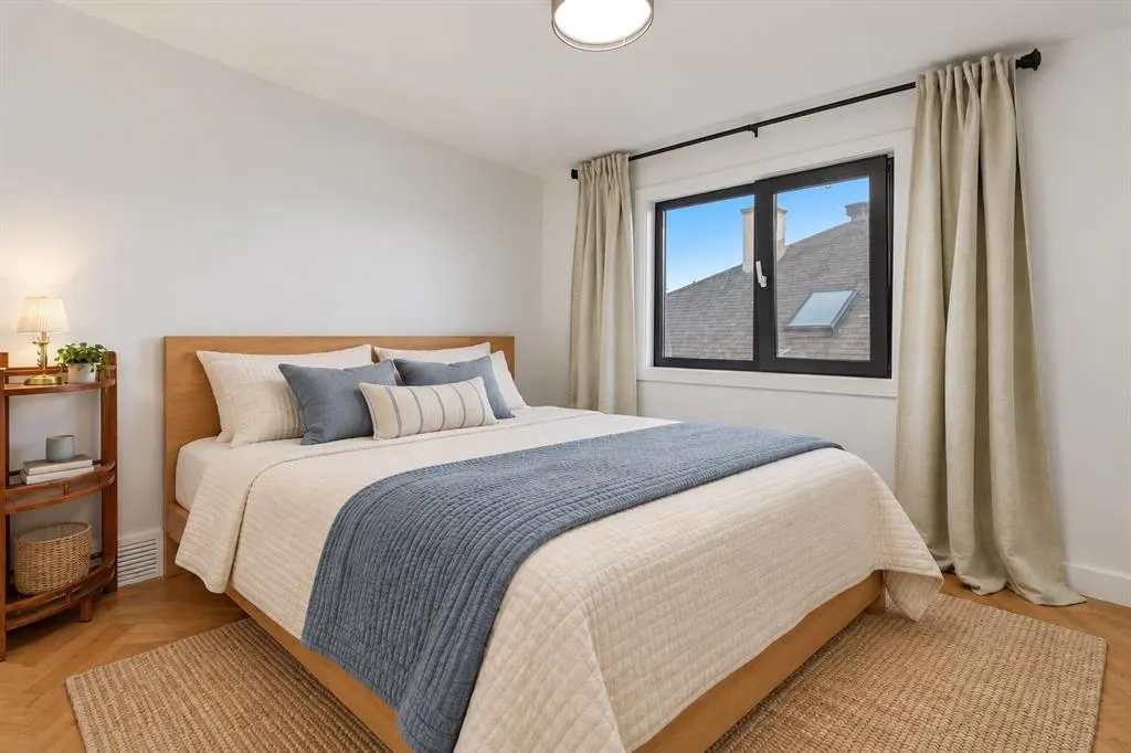 8 Strathlea Close SW