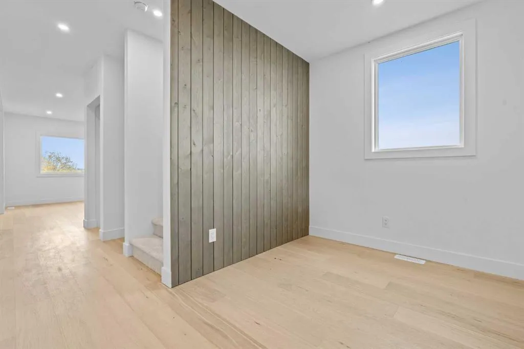 6 Strathmore Lakes Point
