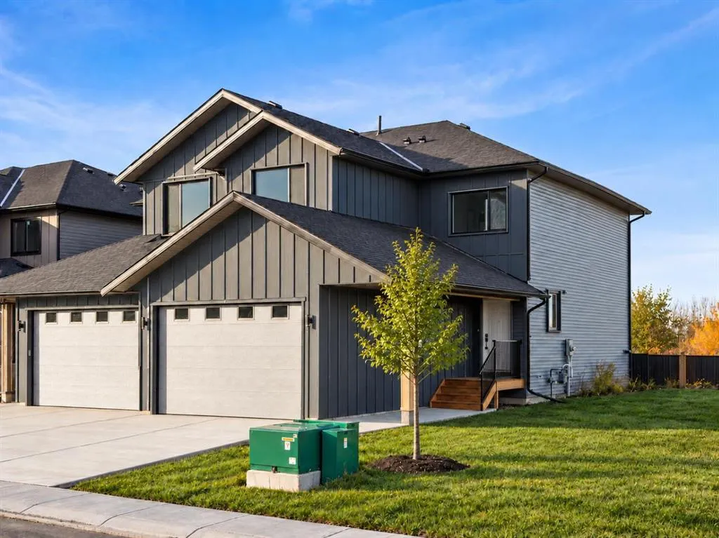 6 Strathmore Lakes Point