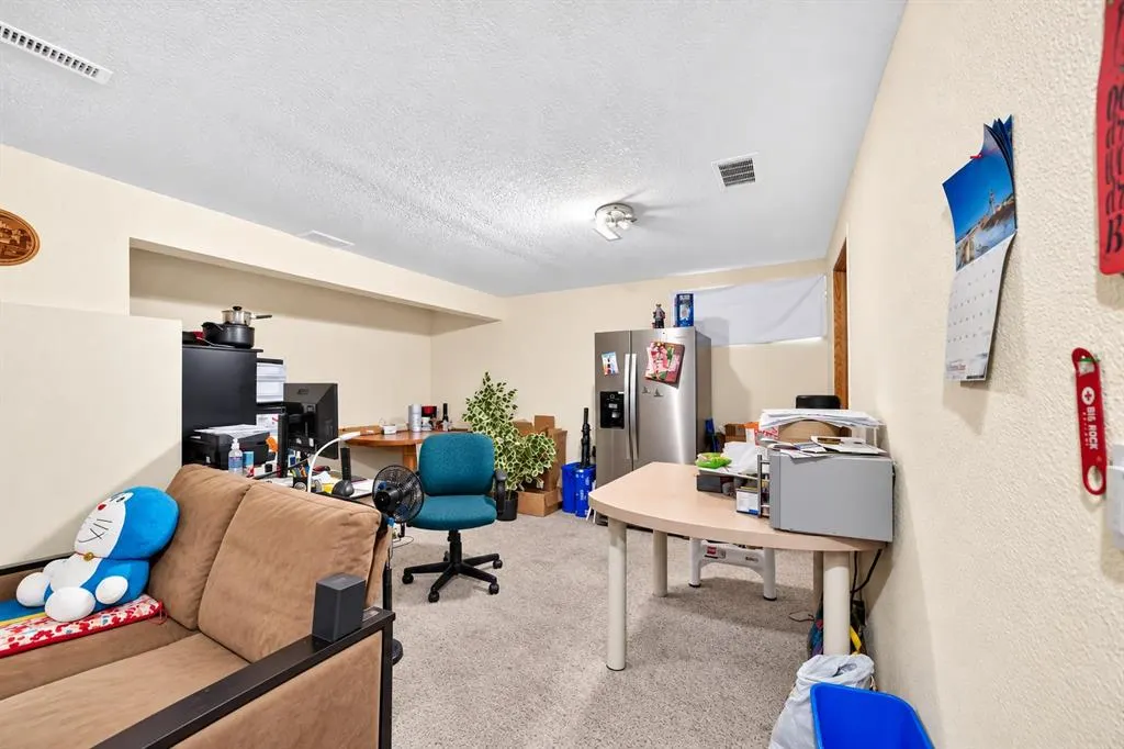 1210 Harvest Hills Drive NE