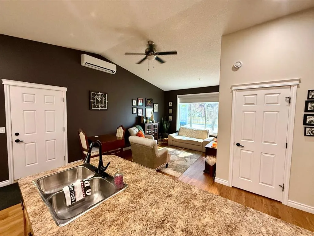 104 Sunvale Crescent NE