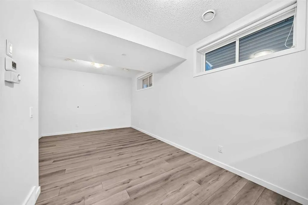 46 Lucas Heights NW