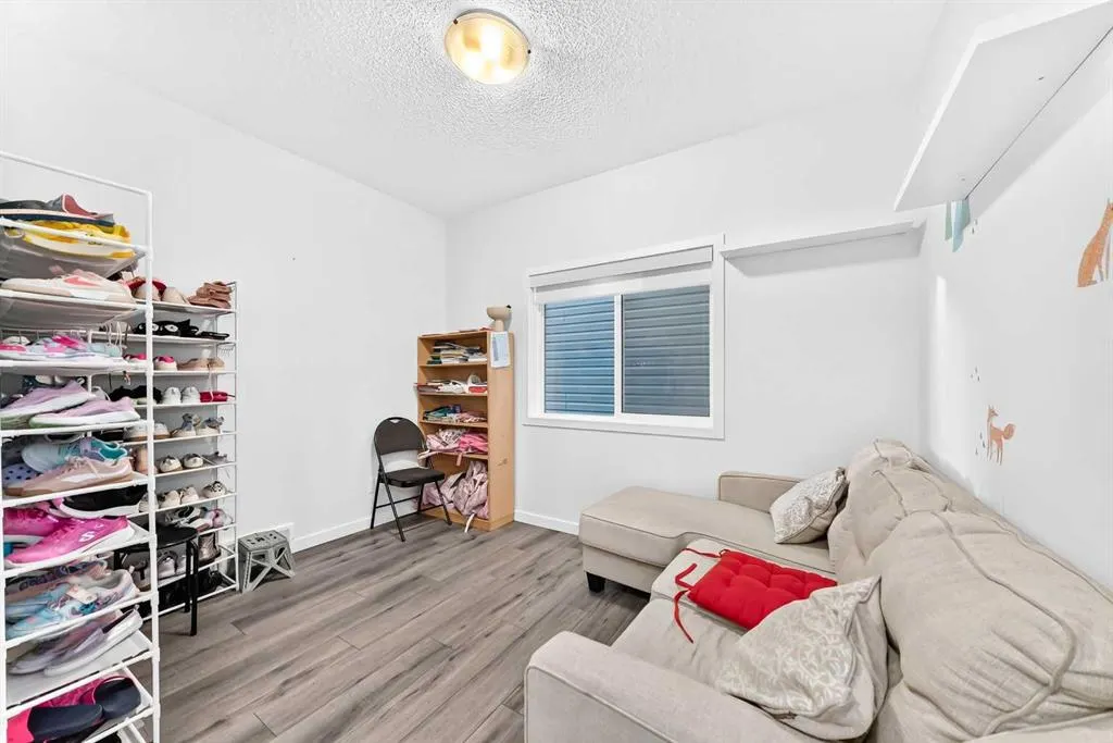 46 Lucas Heights NW
