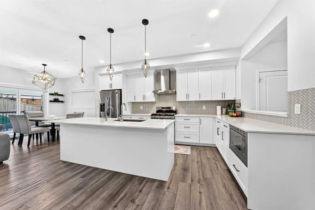 46 Lucas Heights NW