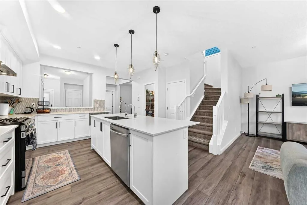 46 Lucas Heights NW