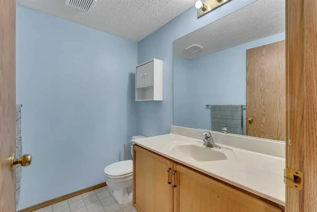 350 Arbour Grove Close NW