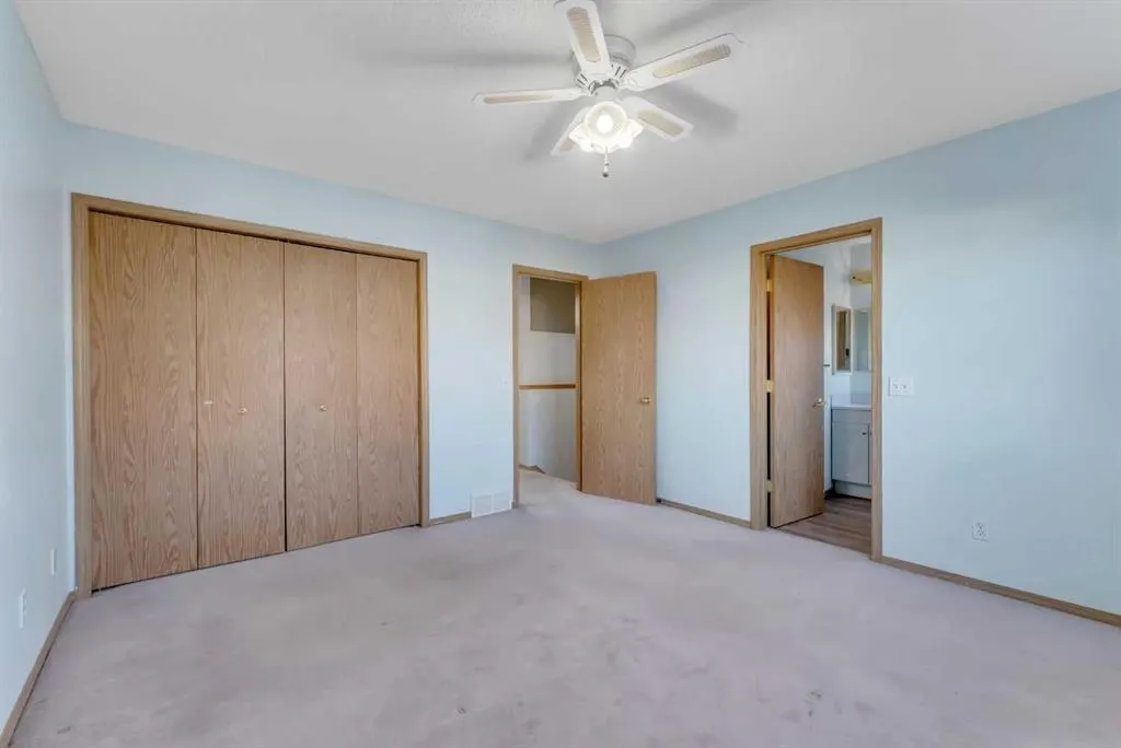 350 Arbour Grove Close NW