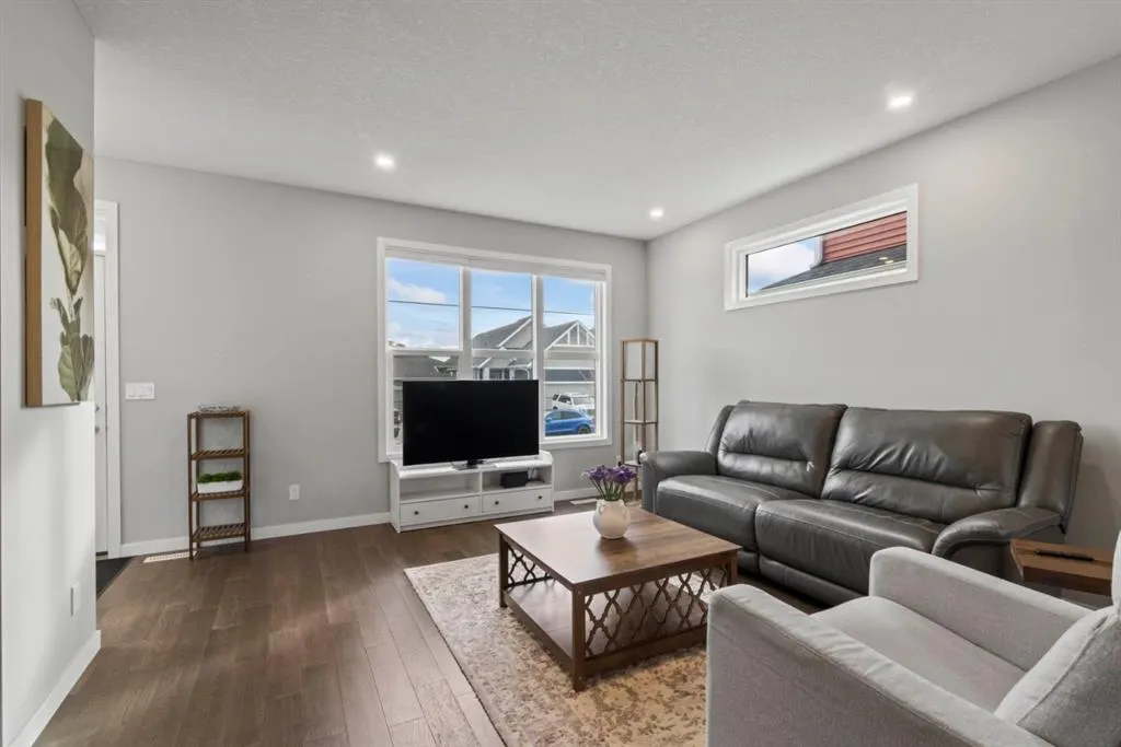 48 Birch Glen