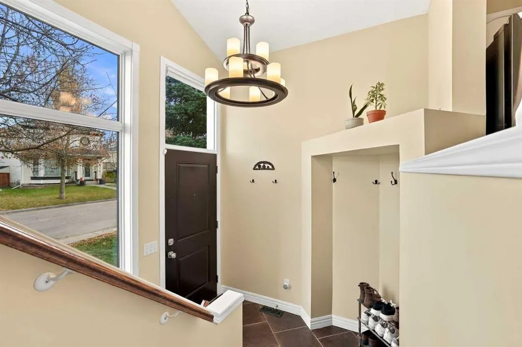 60 Hidden Green NW