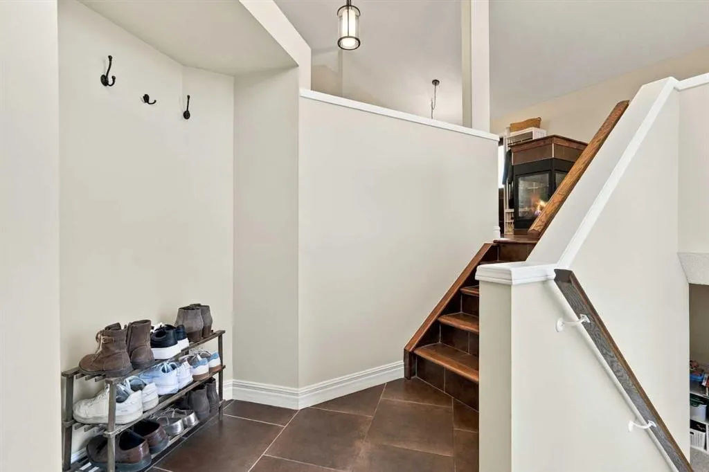 60 Hidden Green NW
