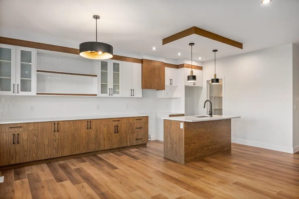 73 Topaz Place
