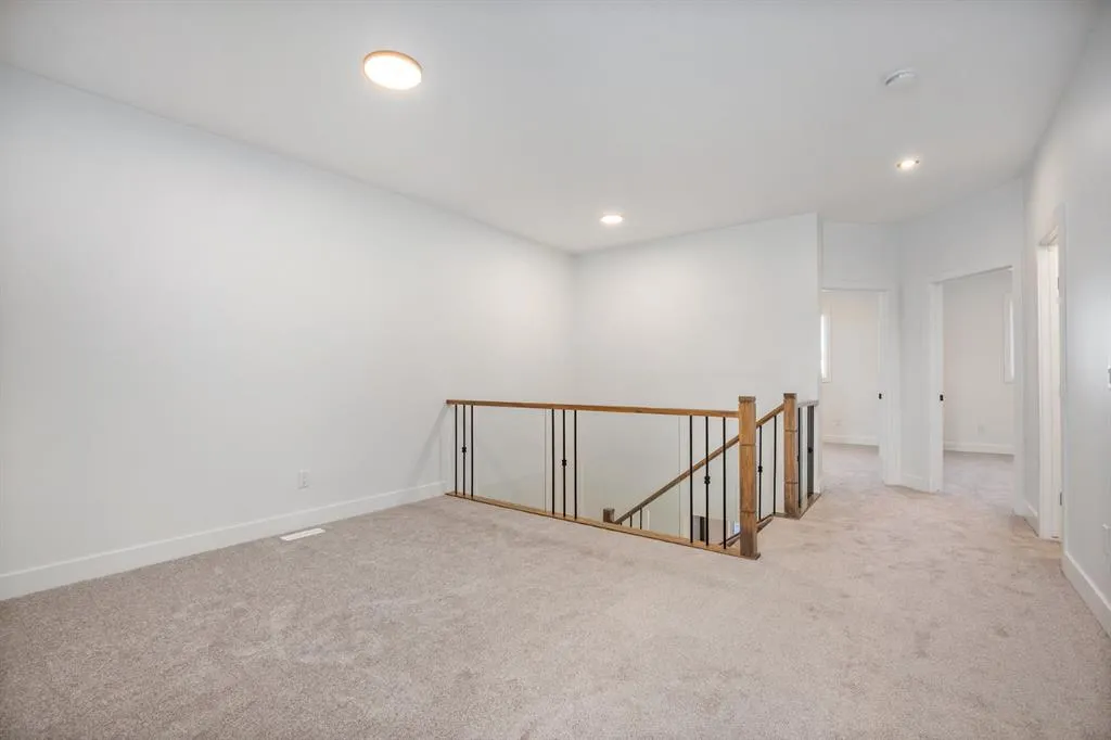 73 Topaz Place