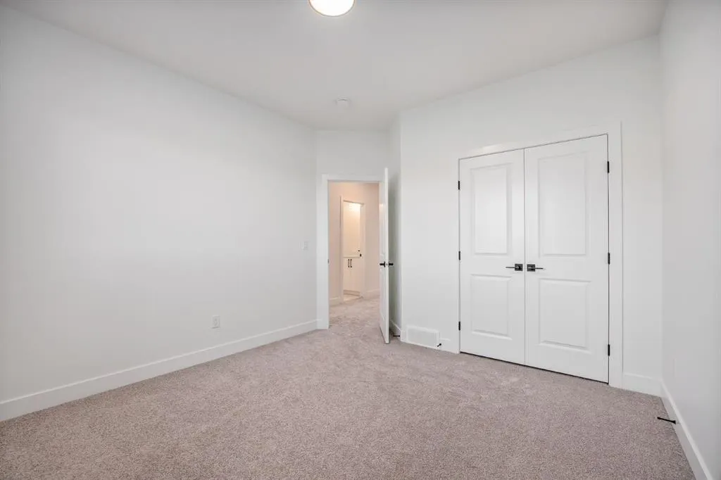 73 Topaz Place