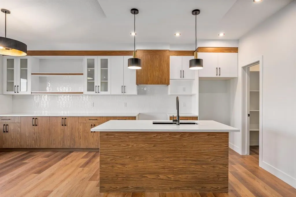 73 Topaz Place