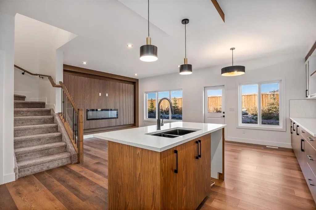 73 Topaz Place
