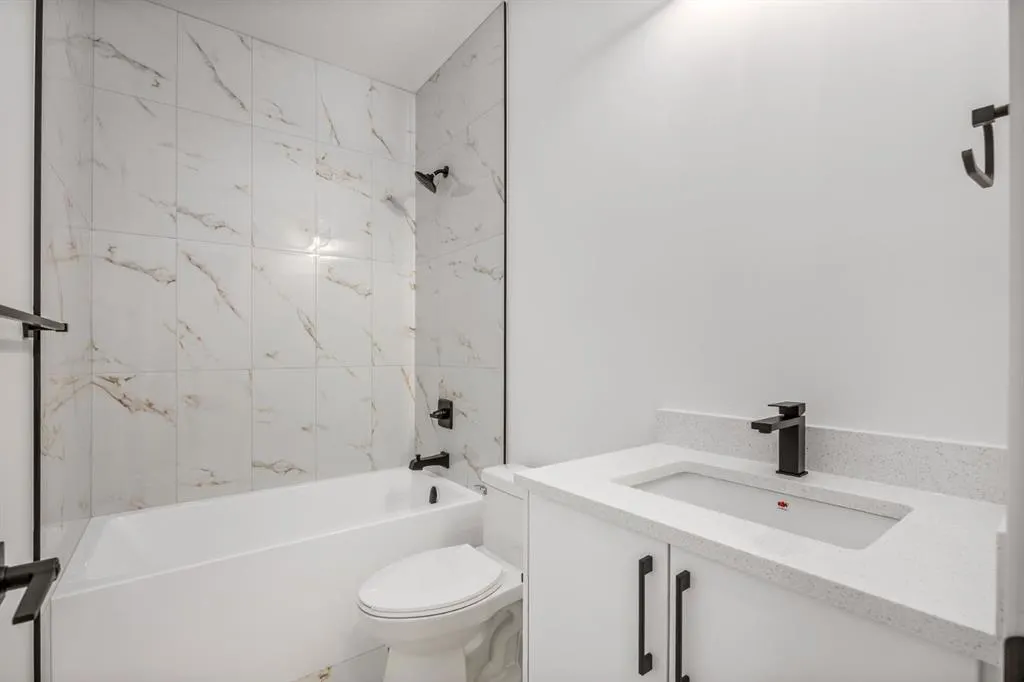 73 Topaz Place