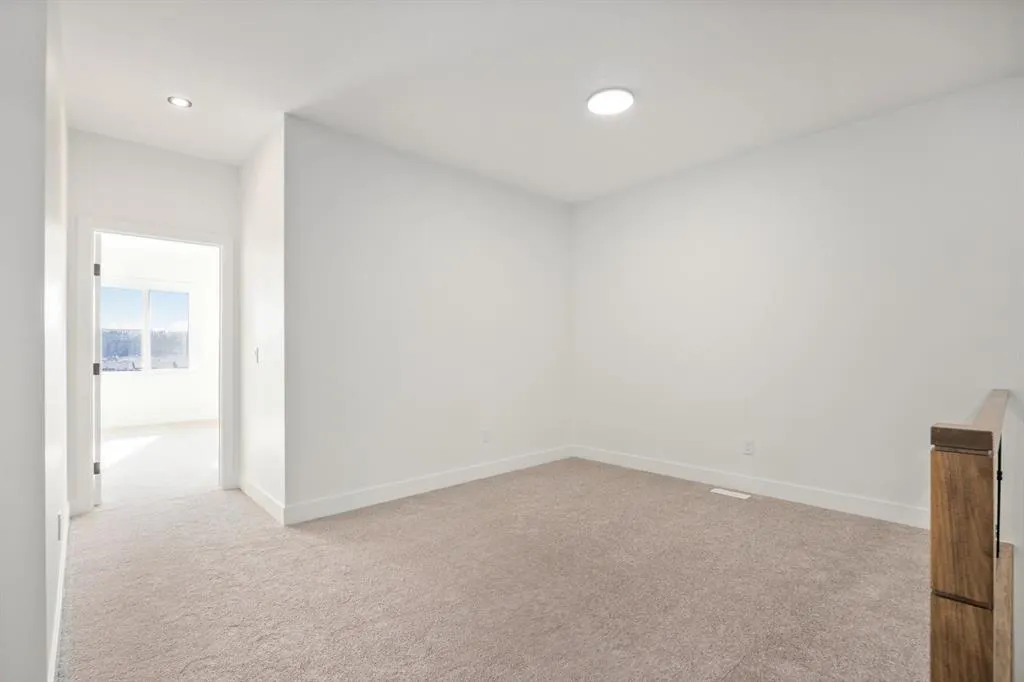 73 Topaz Place