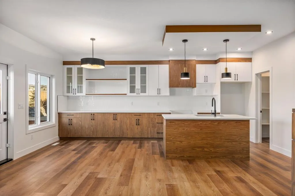 73 Topaz Place