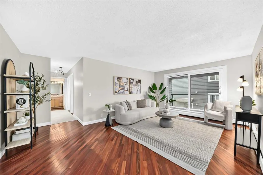 611 8 Avenue NE #204