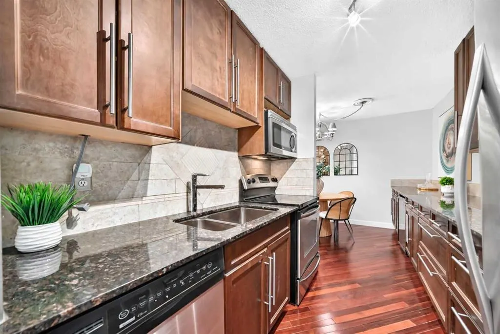 611 8 Avenue NE #204