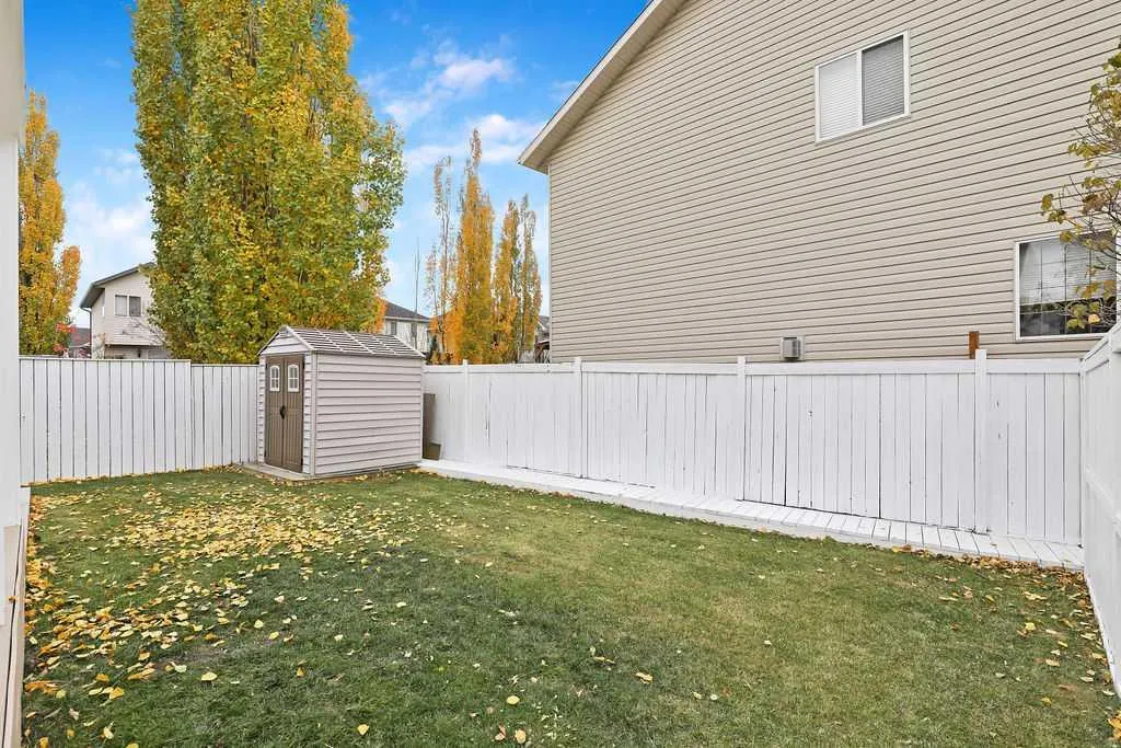 195 Cranwell Crescent SE