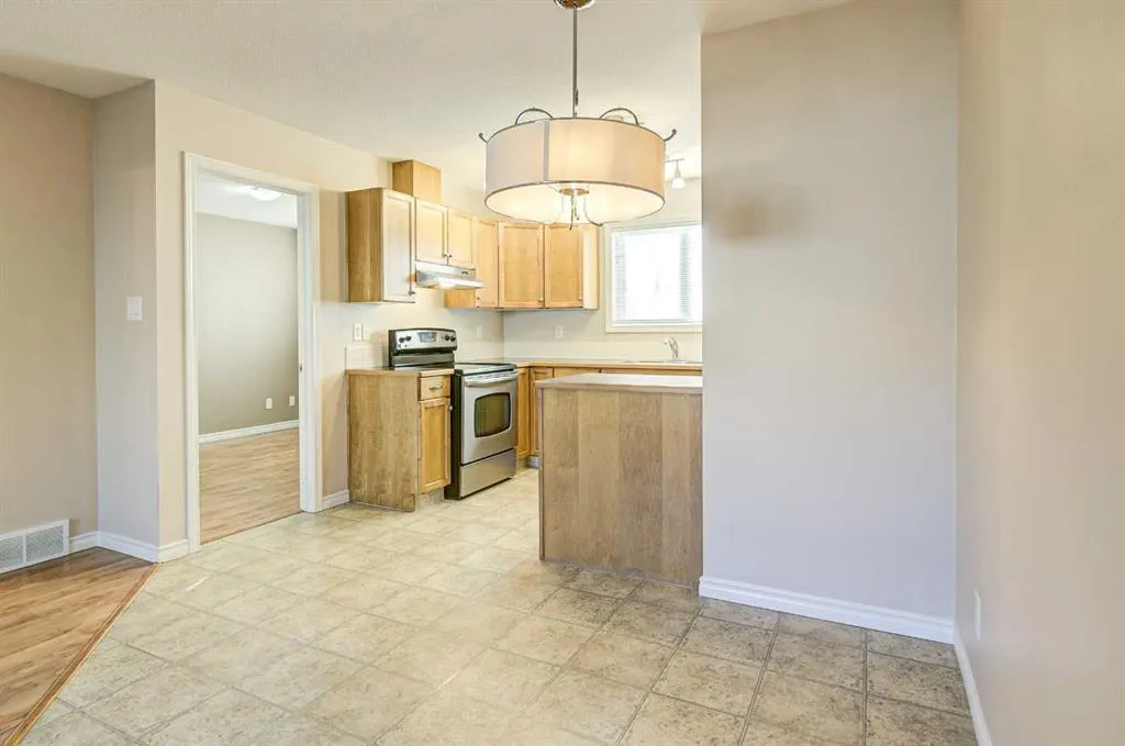 105 Silkstone Road W #2