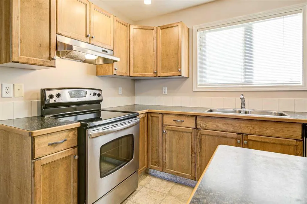 105 Silkstone Road W #2