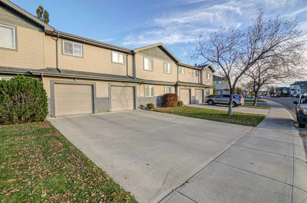 105 Silkstone Road W #2