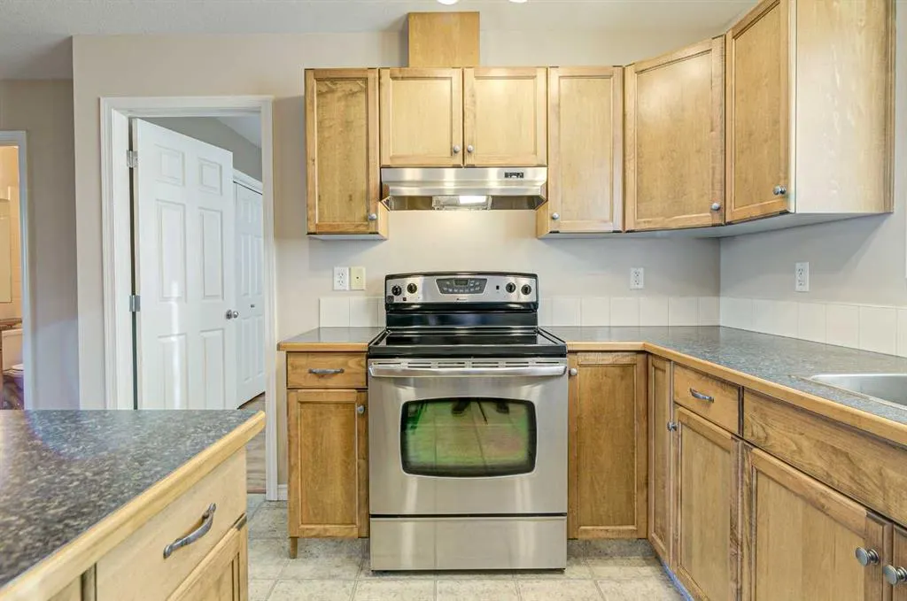 105 Silkstone Road W #2