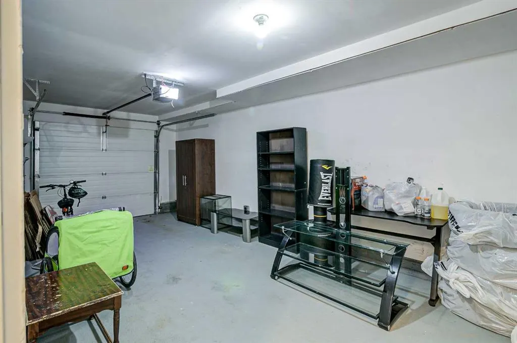105 Silkstone Road W #2